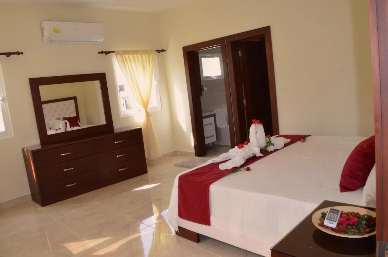 12 Cinnamon Garden Villas-Plantation Munoz 0*,