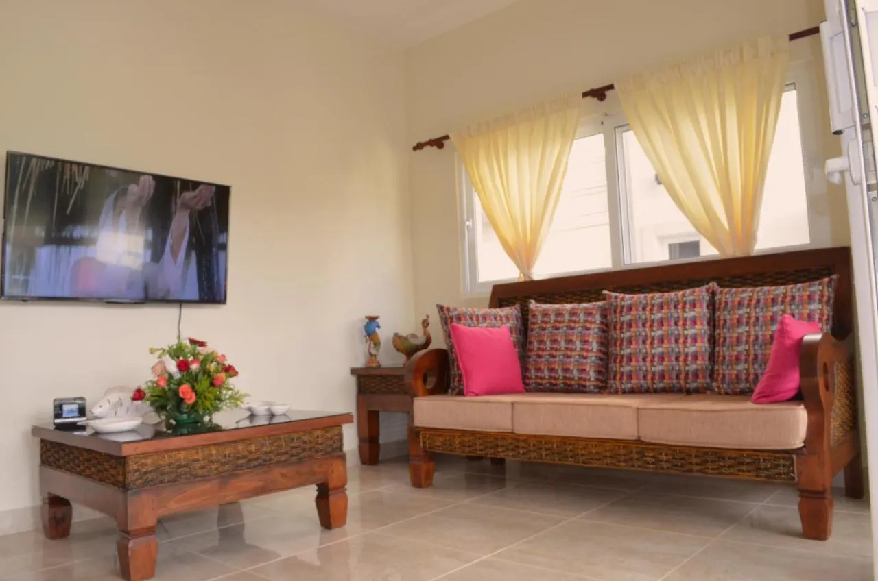 12 Cinnamon Garden Villas-Plantation Munoz 0*,